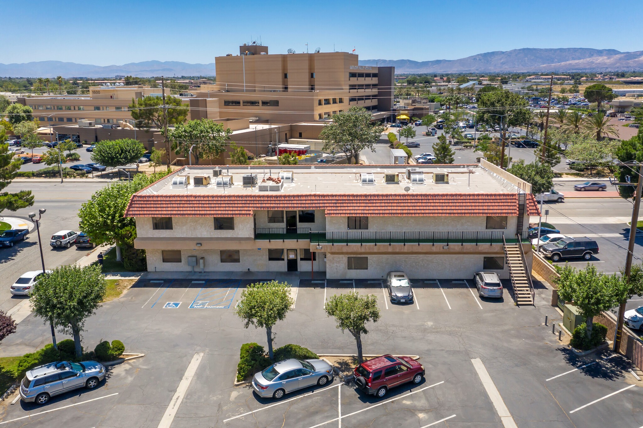 1601 W Avenue J, Lancaster, CA for lease Building Photo- Image 1 of 7