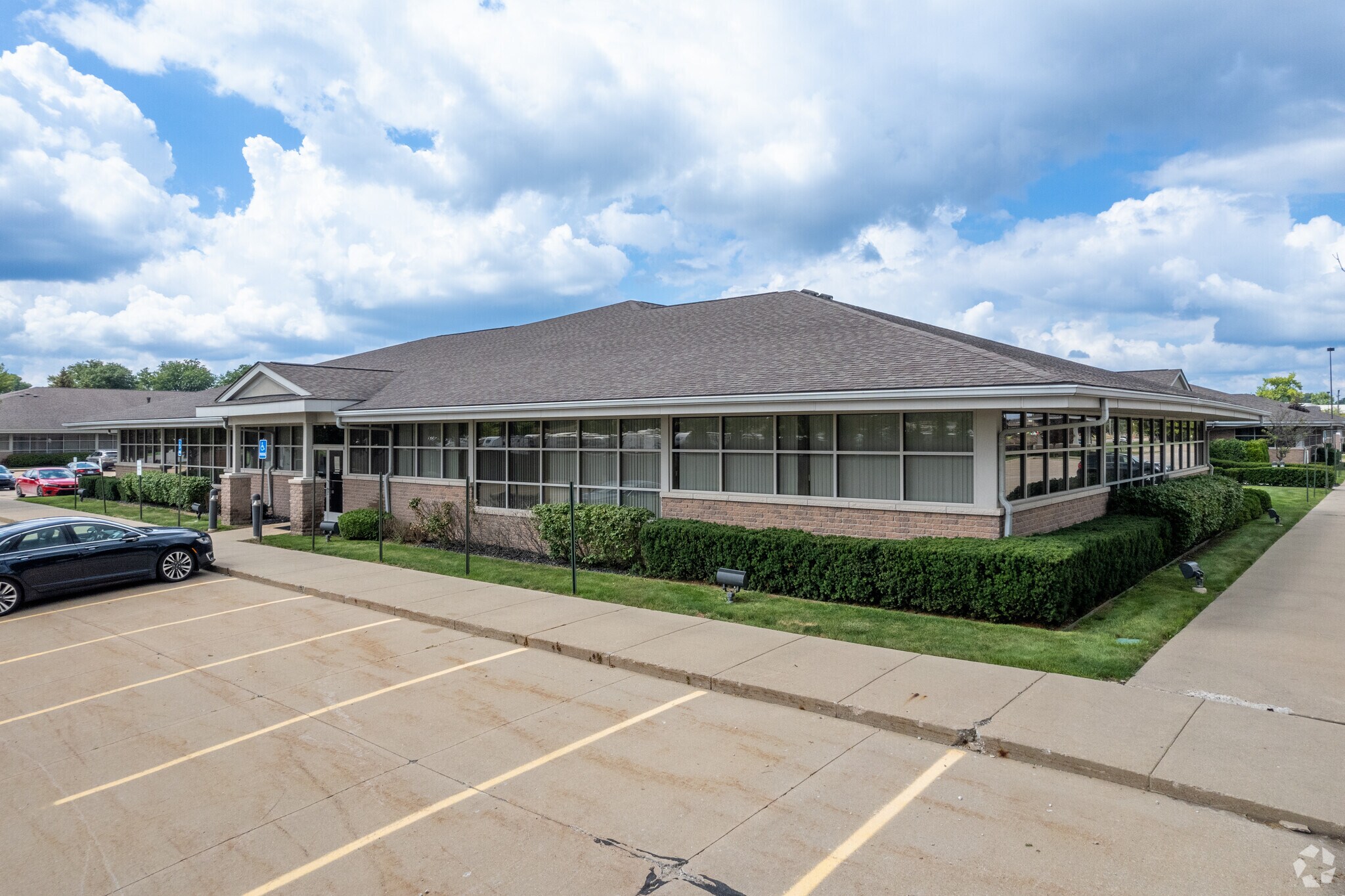 35501-35765 Mound Rd, Sterling Heights, MI for lease Building Photo- Image 1 of 30