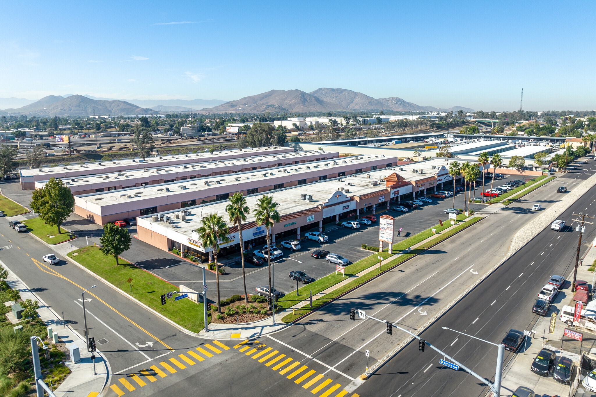 993 W Valley Blvd, Bloomington, CA for lease Building Photo- Image 1 of 4