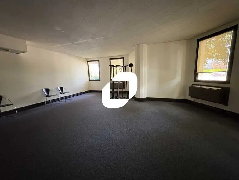 Route De L'orme Des Merisiers, Saint-Aubin for lease - Interior Photo - Image 3 of 17