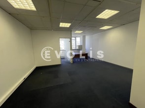 2 Rue Louis Pergaud, Maisons-Alfort for lease Interior Photo- Image 1 of 2