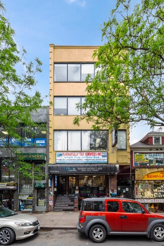 Plus de détails pour 3720-3722 74th St, Jackson Heights, NY - Bureau/Médical à louer