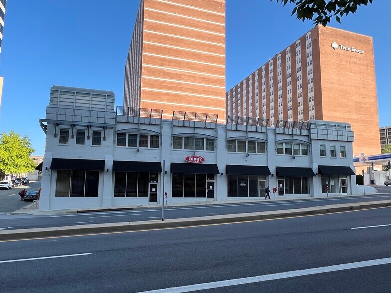 8501-8525 Colesville Rd, Silver Spring, MD à louer - Photo du bâtiment - Image 1 de 2
