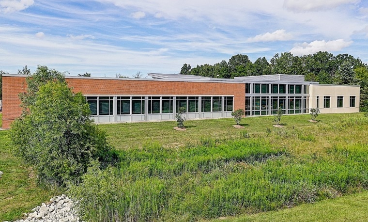 111 Heritage Reserve, Menomonee Falls, WI for sale - Building Photo - Image 2 of 5