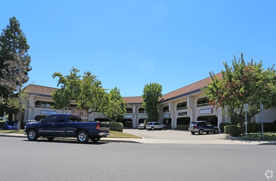 39 California Ave, Pleasanton, CA for lease - Building Photo - Image 3 of 5