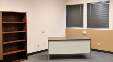 1406 Fort Crook Rd S, Bellevue, NE for lease Interior Photo- Image 1 of 6
