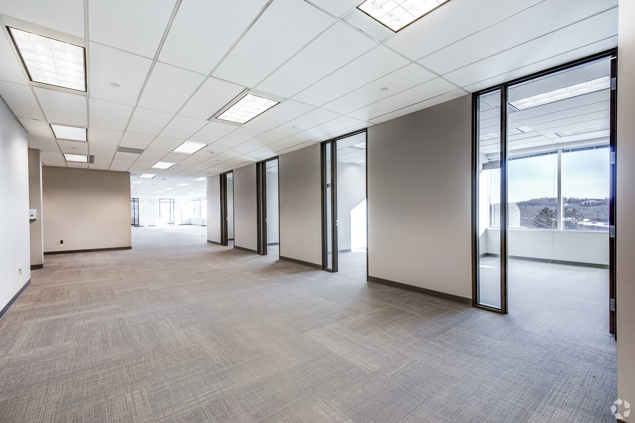 12900 Whitewater Dr, Minnetonka, MN for lease Interior Photo- Image 1 of 4