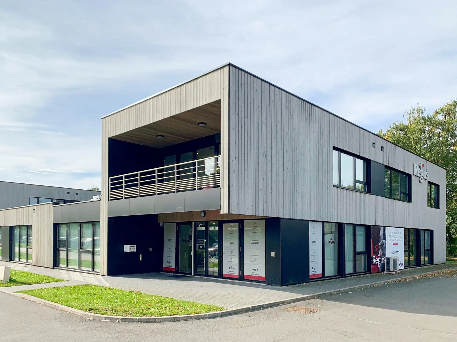 Coworking Space in Marcq-en-Barœul for lease Building Photo- Image 1 of 2