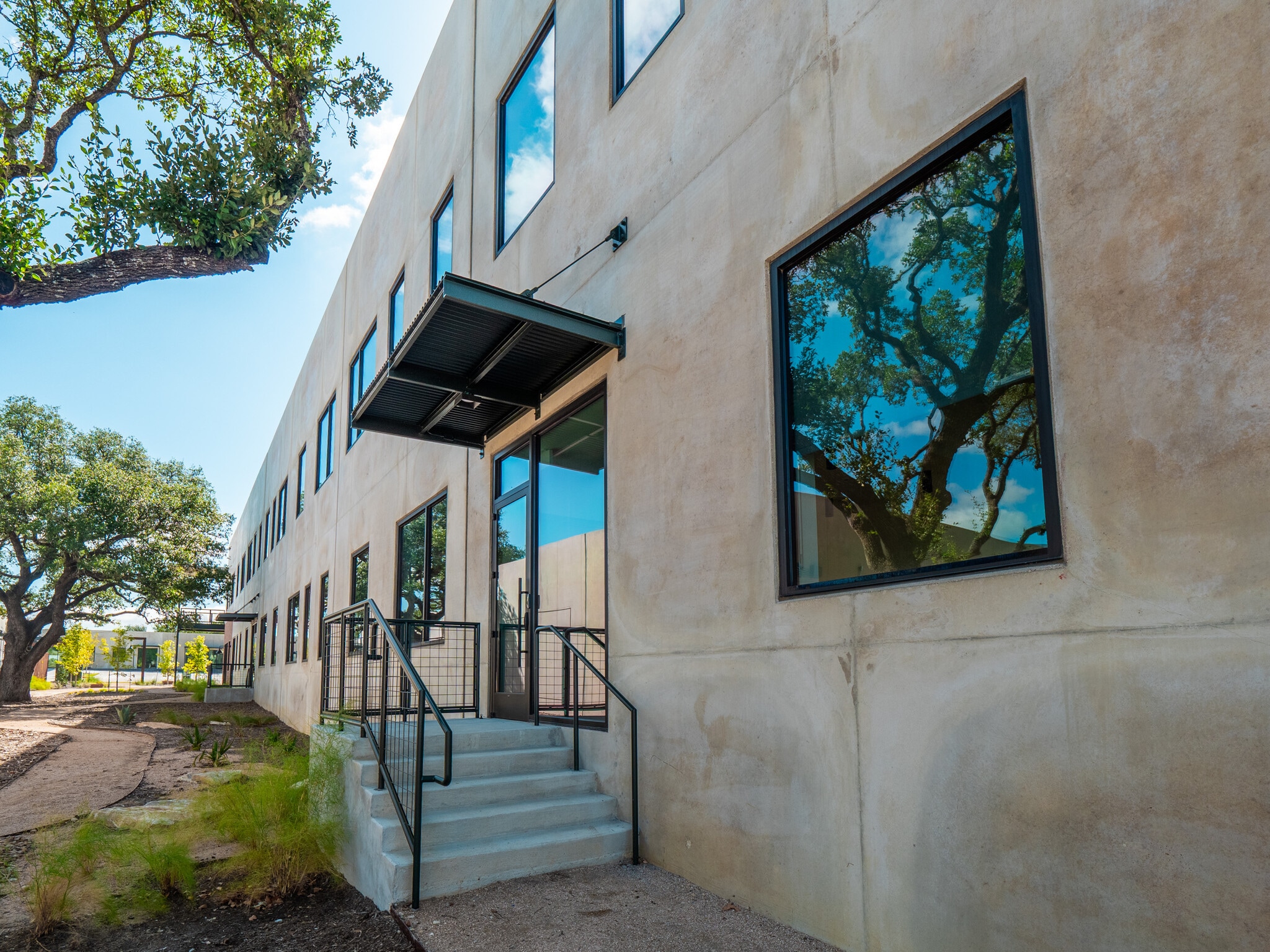 10880 E Crystal Falls Pky, Leander, TX for lease Interior Photo- Image 1 of 8