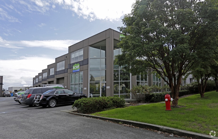 9706 188th St, Surrey, BC à louer - Photo du bâtiment - Image 3 de 10