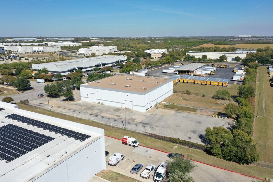 8020 Exchange Dr, Austin, TX à louer - Aérien - Image 2 de 13