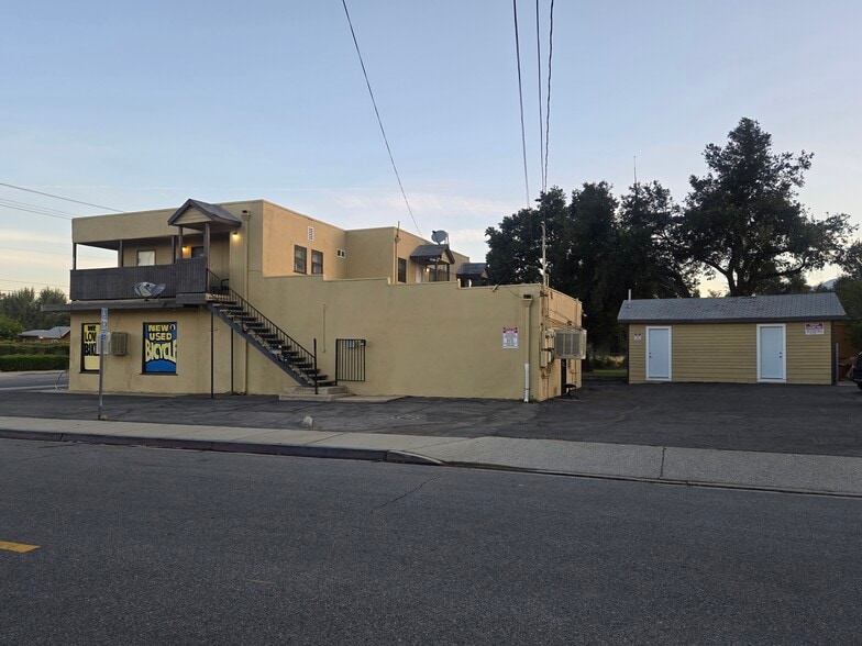 1002 Beaumont Ave, Beaumont, CA à vendre - Photo du bâtiment - Image 3 de 4