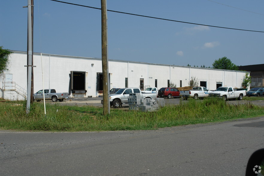 10000 Industrial Dr, Pineville, NC à vendre - Photo principale - Image 1 de 1