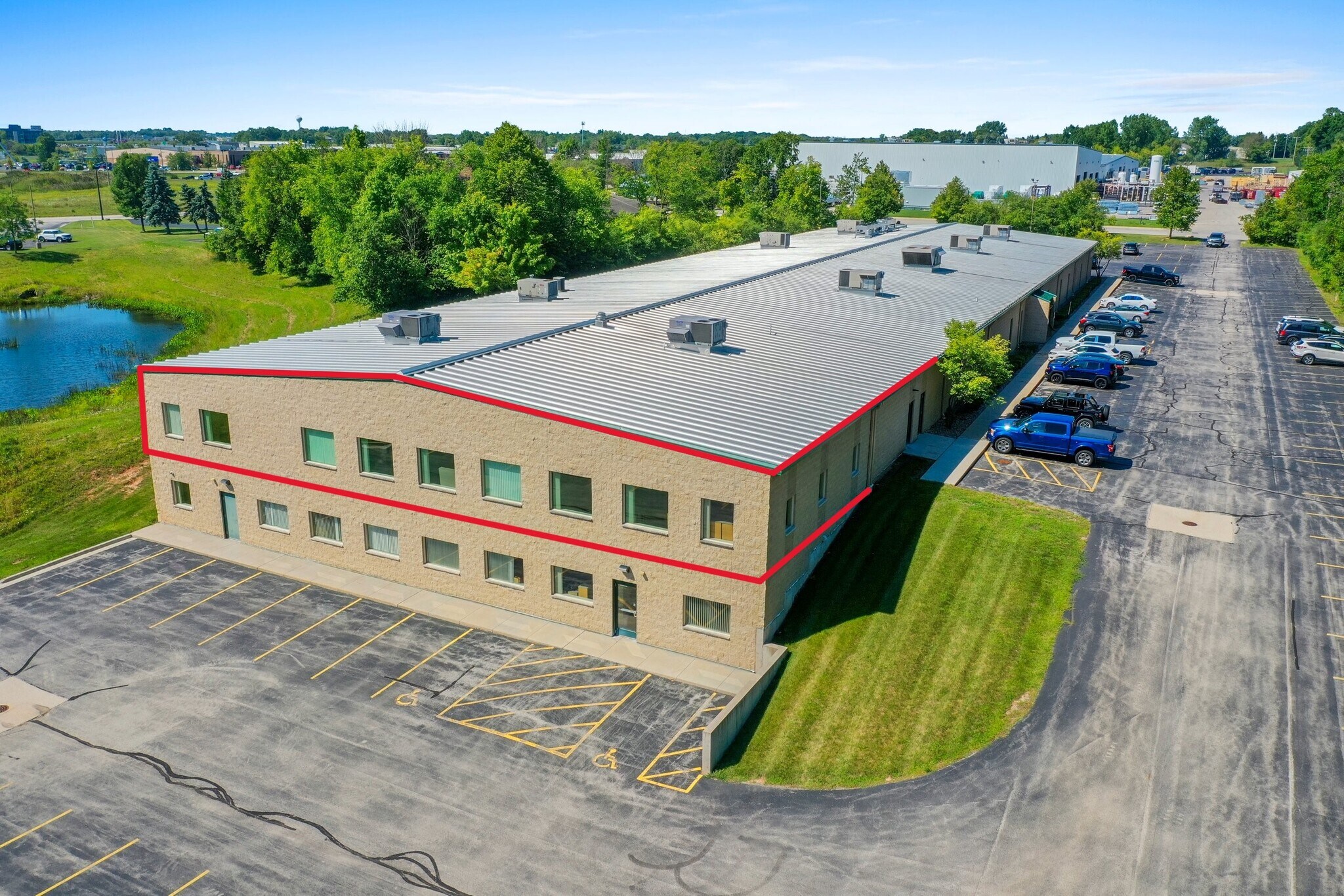 1665 Yellow Briar Dr, De Pere, WI for lease Building Photo- Image 1 of 5