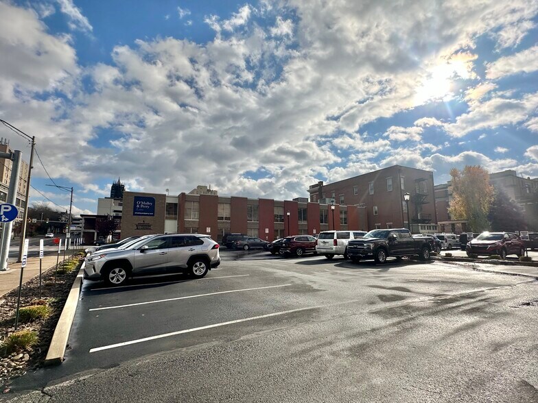 345 Wyoming Ave, Scranton, PA à louer - Photo du bâtiment - Image 3 de 4