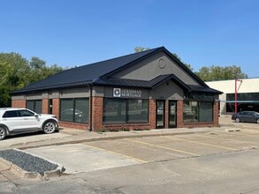 2646-2650 100th St, Urbandale, IA for lease Interior Photo- Image 1 of 9