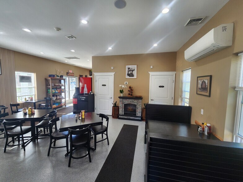 605 Wolcott Rd, Wolcott, CT à vendre - Photo intérieure - Image 3 de 31