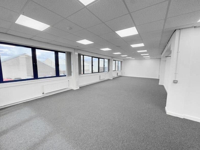 Newcastle Ave, Worksop for lease - Building Photo - Image 2 of 13