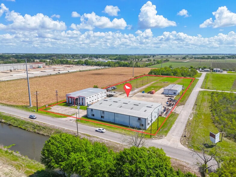 3703 S Lewis St, New Iberia, LA à vendre - Photo du bâtiment - Image 2 de 20