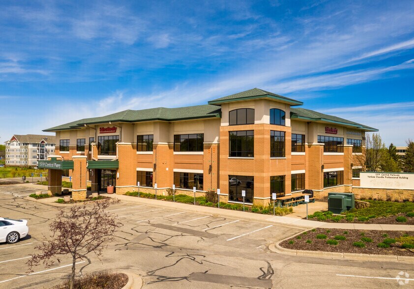 1519 Central Pky, Eagan, MN à louer - Photo du bâtiment - Image 2 de 10
