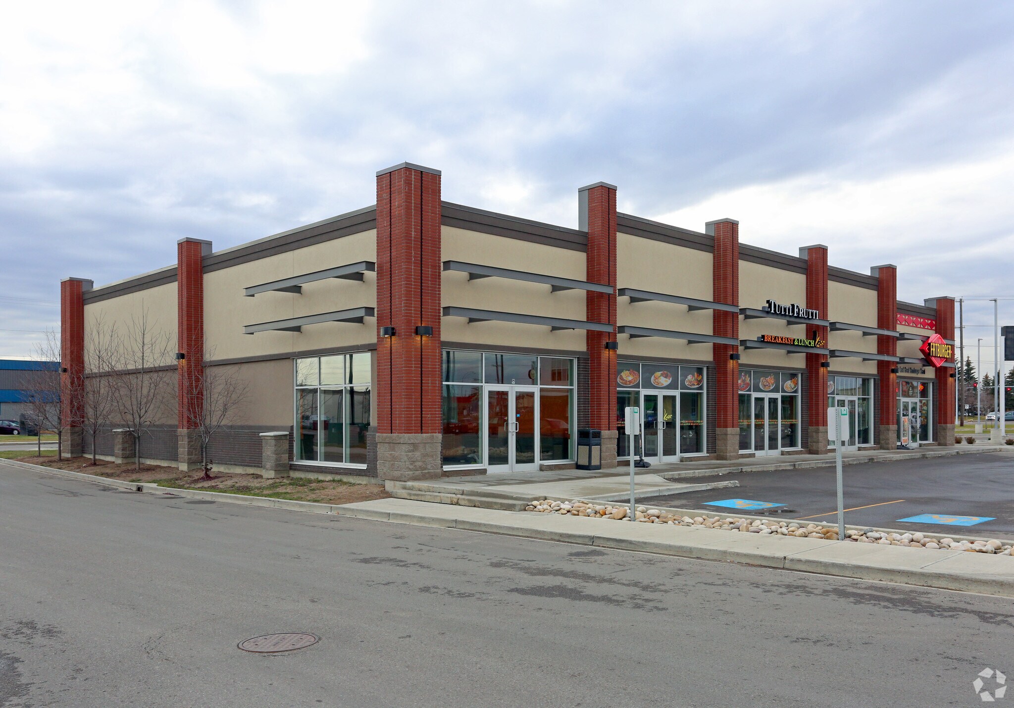 16904-16952 107th Ave NW, Edmonton, AB for lease Primary Photo- Image 1 of 7