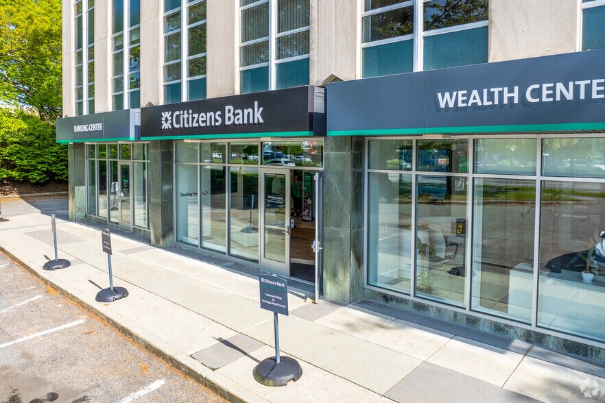 1330 Boylston St, Chestnut Hill, MA à louer - Photo du bâtiment - Image 3 de 4