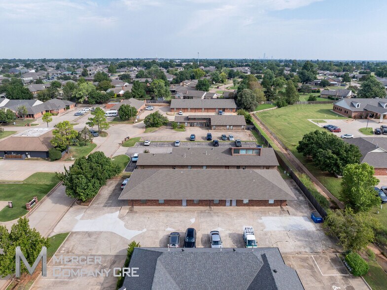10316 Greenbriar Pl, Oklahoma City, OK à vendre - Aérien - Image 3 de 9
