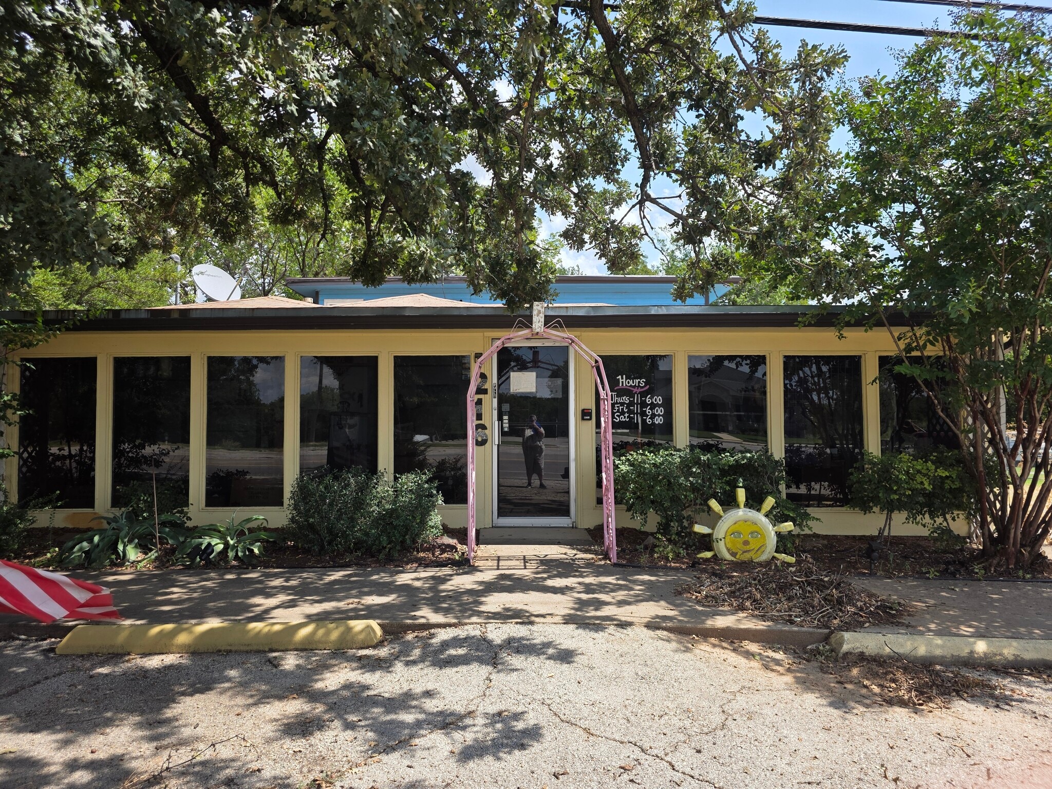216 W Main St, Azle, TX for sale Primary Photo- Image 1 of 4