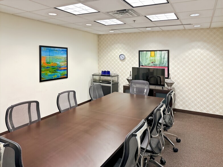 3200 Greenfield Rd, Dearborn, MI à louer - Photo intérieure - Image 3 de 20