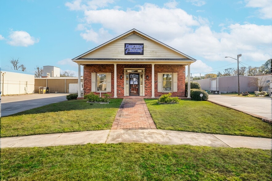 3021 E Victory Dr, Savannah, GA for sale - Building Photo - Image 2 of 24