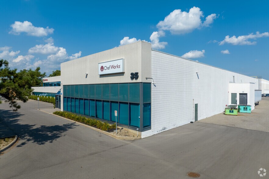 35 Fulton Way, Richmond Hill, ON à vendre - Photo du bâtiment - Image 2 de 28