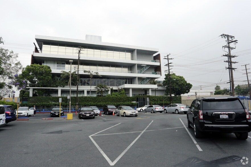 5301 Whittier Blvd, Los Angeles, CA à louer - Photo du bâtiment - Image 3 de 4