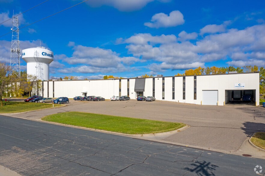 141-143 N Jonathan Blvd N, Chaska, MN à louer - Photo du bâtiment - Image 1 de 12