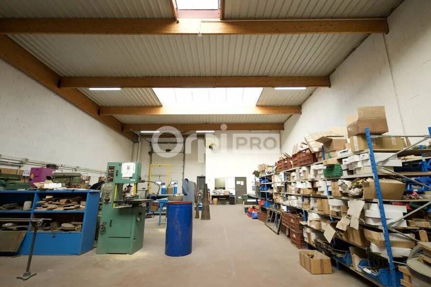 Bureau dans Décines-Charpieu à louer - Photo intérieure - Image 3 de 19