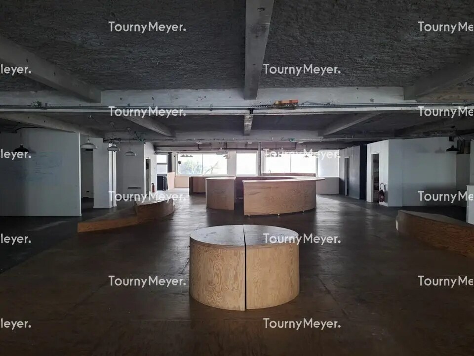 Office in Bordeaux for lease Interior Photo- Image 1 of 10