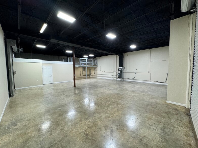 1975 3rd Ave S, Saint Petersburg, FL for lease - Building Photo - Image 3 of 10