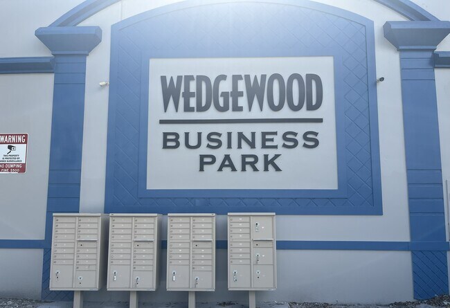 Plus de détails pour 1920 NW 18th St, Pompano Beach, FL - Industriel à louer