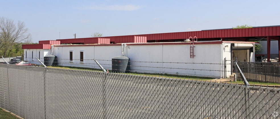 8234 Ferguson Cut Off, Austin, TX for lease - Building Photo - Image 3 of 4