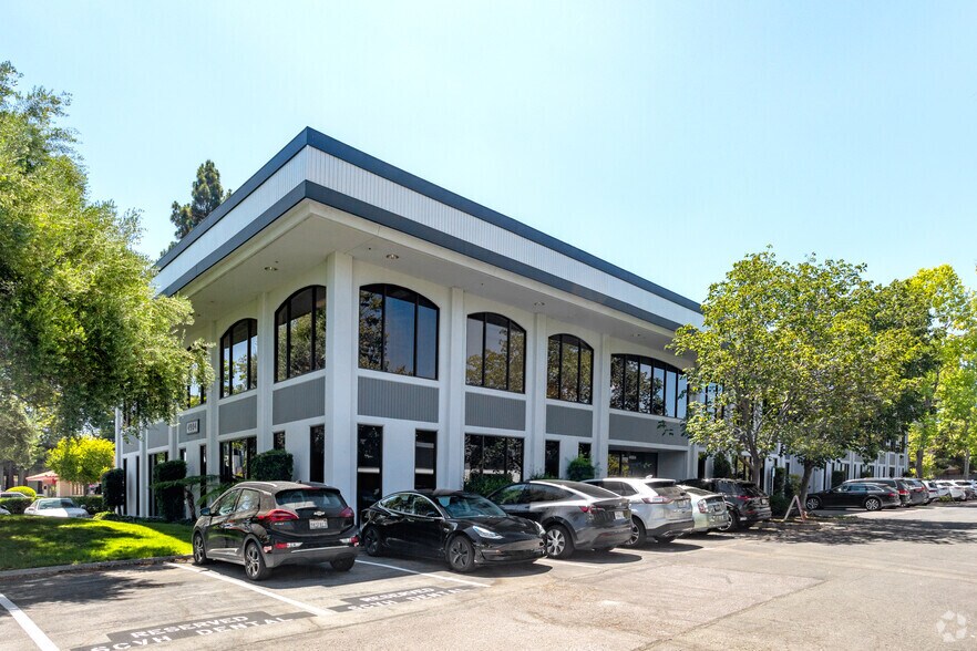 4984 El Camino Real, Los Altos, CA à louer - Photo du bâtiment - Image 2 de 4