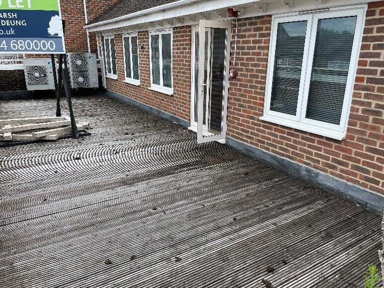 The Broadway, Farnham Common à louer - Photo du bâtiment - Image 2 de 8