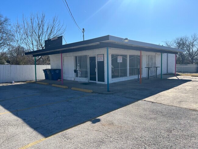 Plus de détails pour 3611 Ramona Ave, Dallas, TX - Commerce de détail à louer