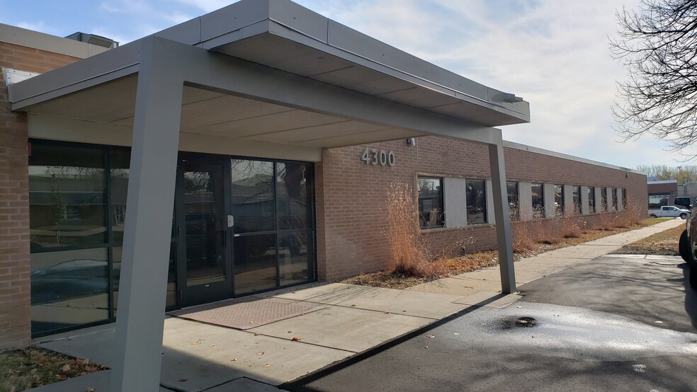 4300 N Quebec Ave, Minneapolis, MN for lease - Building Photo - Image 2 of 8