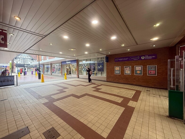27 Church Rd, Burgess Hill for lease - Building Photo - Image 2 of 9