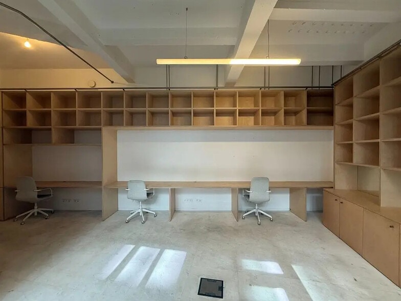 Office in Paris for sale - Interior Photo - Image 3 of 6