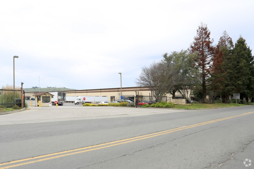 303 Green Island Rd, American Canyon, CA à louer - Photo principale - Image 1 de 5