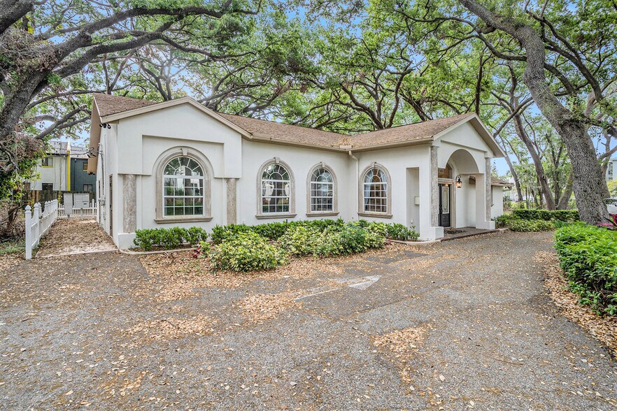 329 Pauls Dr, Brandon, FL à vendre - Photo du bâtiment - Image 2 de 23