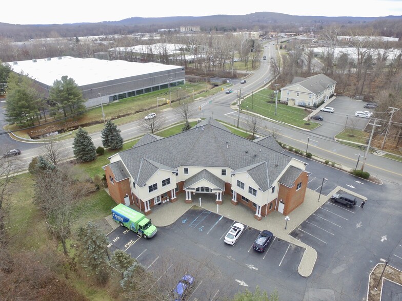 33-35 Green Pond Rd, Rockaway, NJ for lease - Building Photo - Image 2 of 4