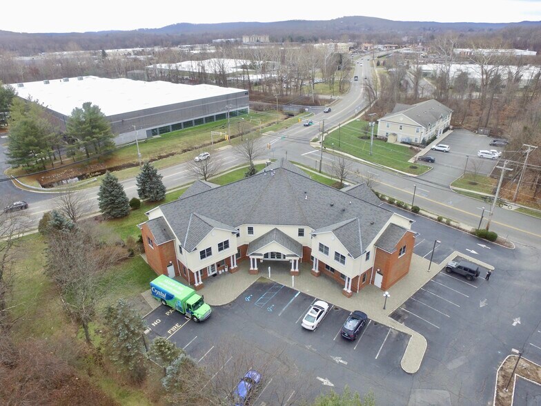 33-35 Green Pond Rd, Rockaway, NJ à louer - Photo du bâtiment - Image 2 de 4