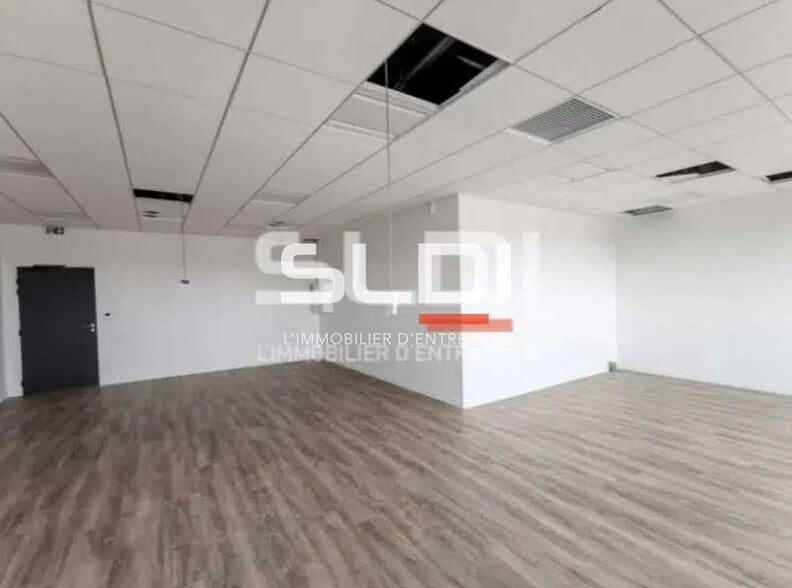 Chemin Des Guinguettes, Vaulx-Milieu for lease - Interior Photo - Image 2 of 9