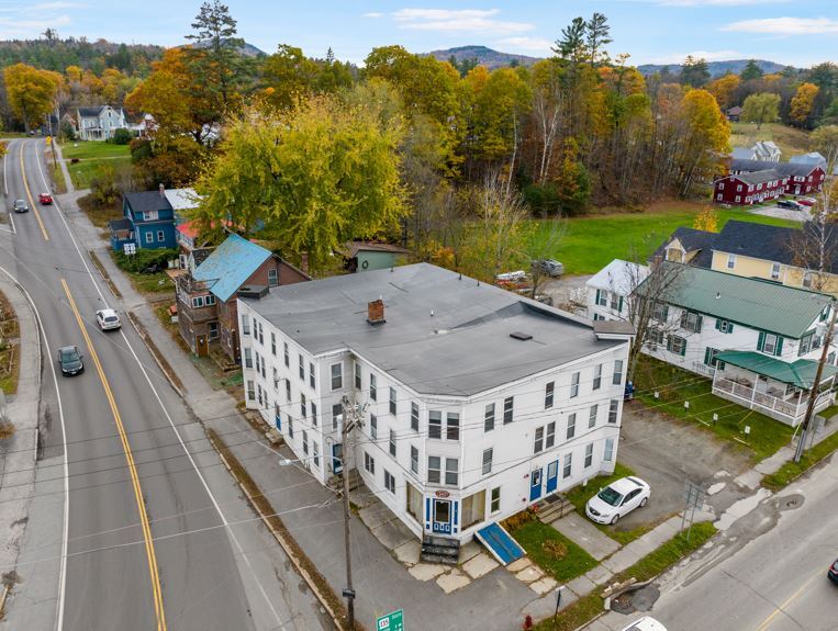 4 Elm St, Lancaster, NH à vendre - Photo du bâtiment - Image 1 de 1